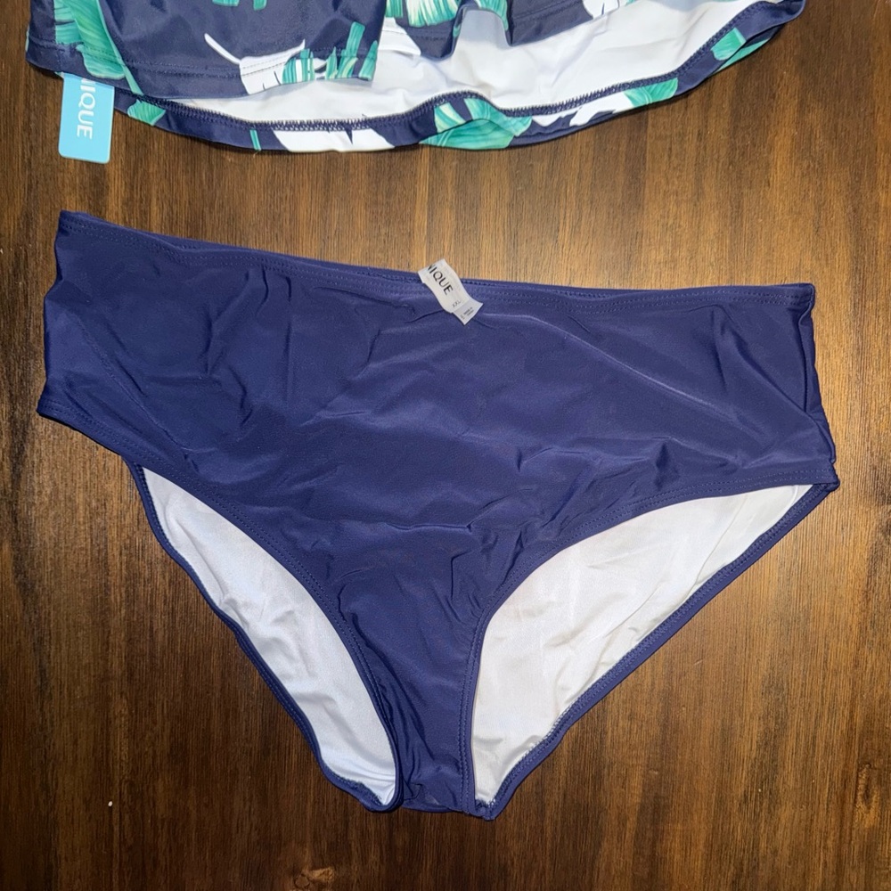 Yonique Navy Blue Swimwear Top with Leaf Pattern & Navy Blue Bottoms - Size 2XL - Picture 3 of 8